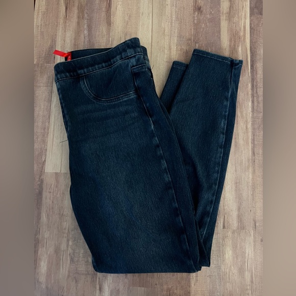 SPANX Jean-ish Leggings - Picture 8 of 8